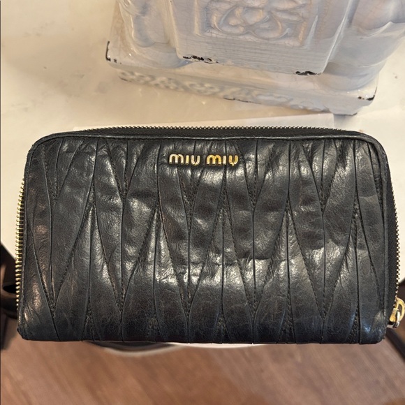 MIU MIU Zippy leather wallet